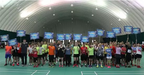 1參賽隊員摩拳擦掌準(zhǔn)備迎接比賽.jpg 1參賽隊員摩拳擦掌準(zhǔn)備迎接比賽.jpg