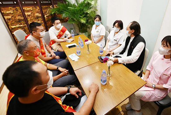 5慈銘體檢董事長胡波與醫(yī)院領(lǐng)導和北京榜樣人員座談會.jpg 5慈銘體檢董事長胡波與醫(yī)院領(lǐng)導和北京榜樣人員座談會.jpg